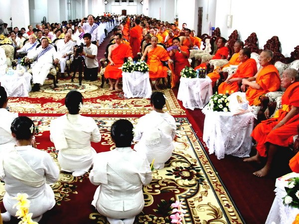 Lao Front for National Construction and Lao Buddhist Coalition hold the Buddha’s birthday 2014 ceremony